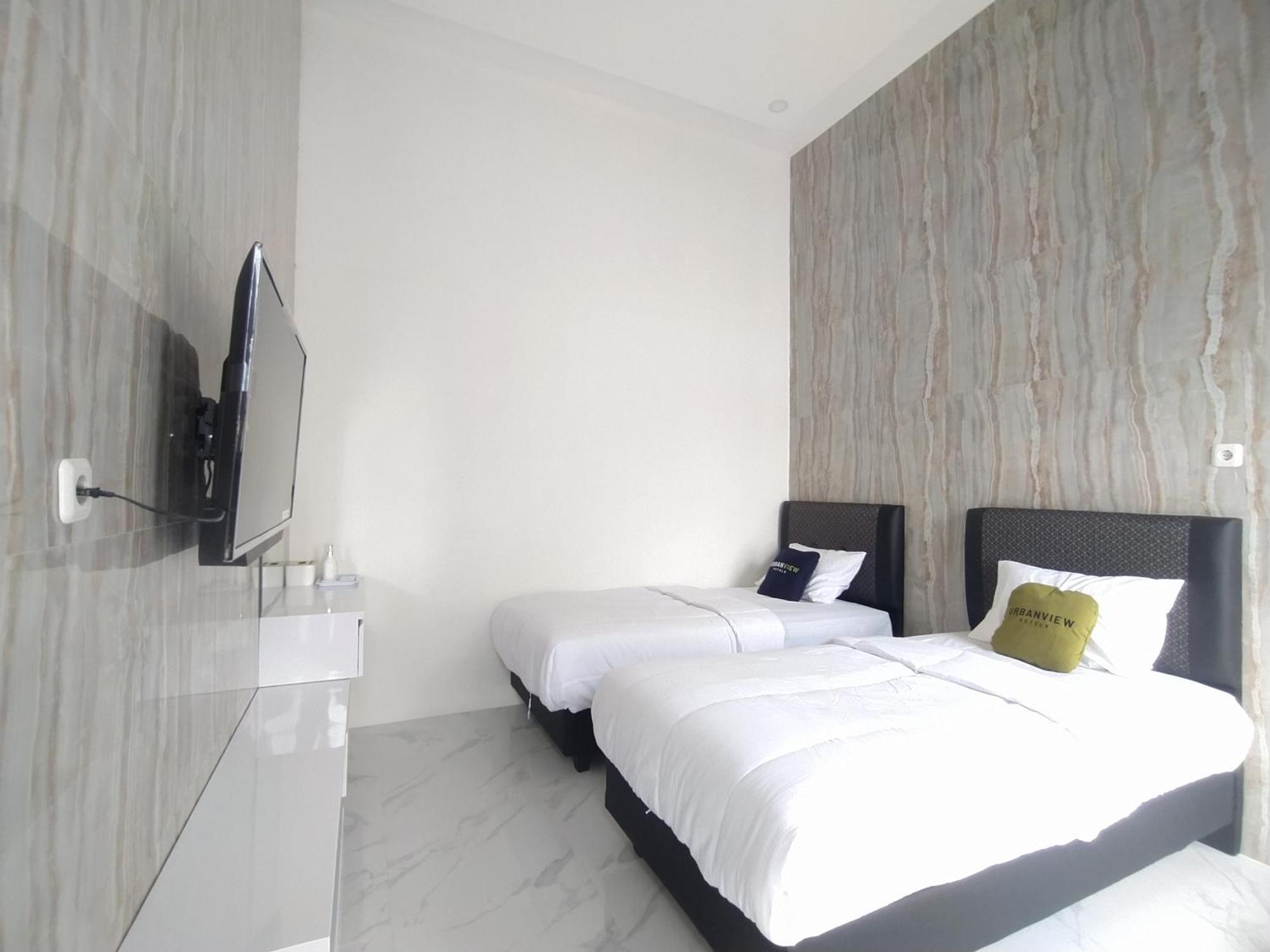 Urbanview Hotel Nimara Ngawi By Reddoorz Екстер'єр фото