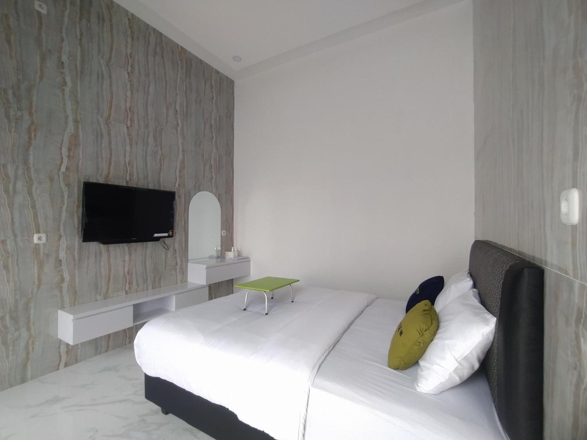 Urbanview Hotel Nimara Ngawi By Reddoorz Екстер'єр фото