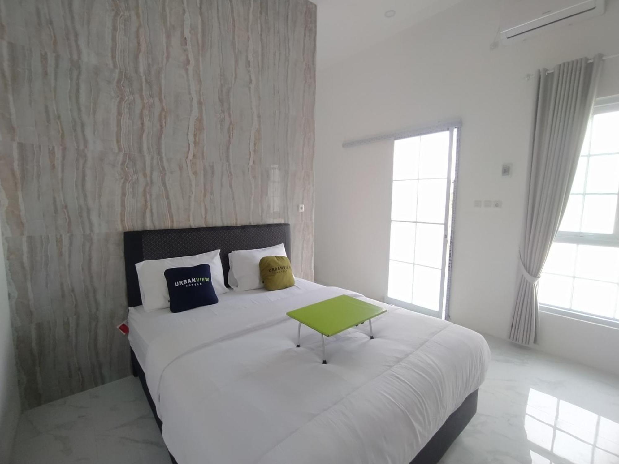Urbanview Hotel Nimara Ngawi By Reddoorz Екстер'єр фото